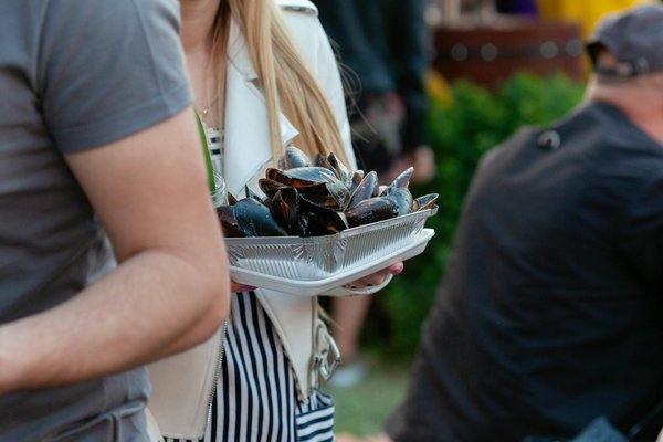 How do you uncover the best UK kitchen deals for bakeware?